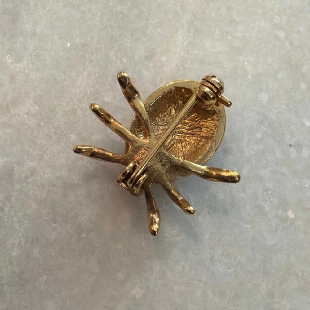 Small gold tone lady bug brooch pin - Picture 2 of 2